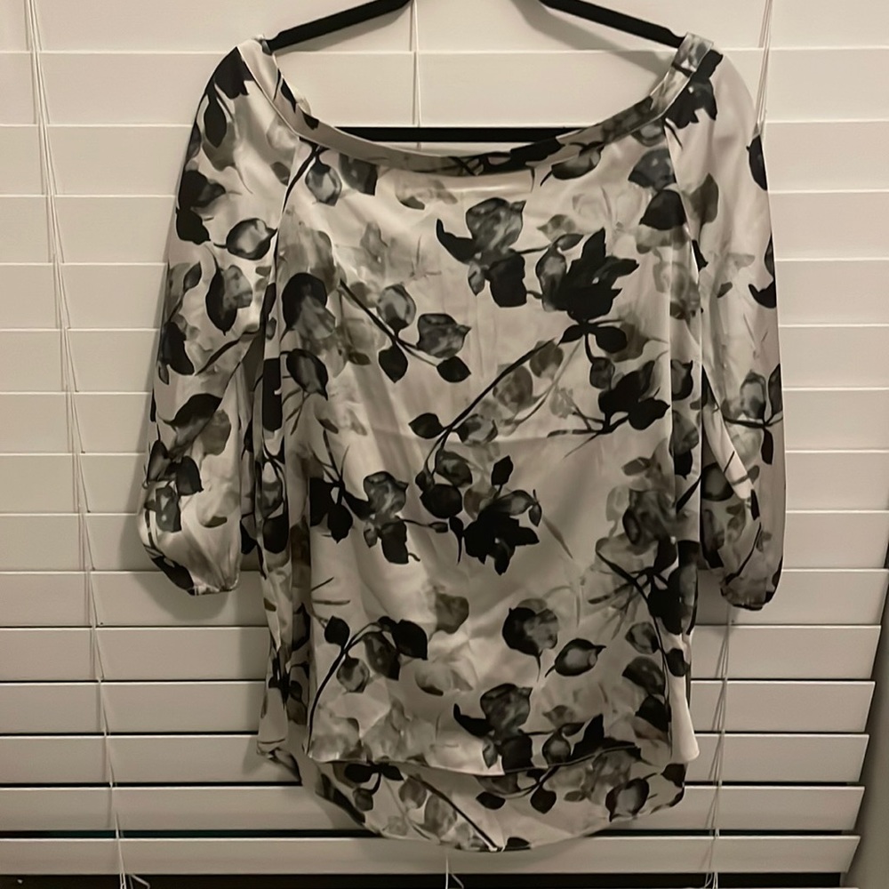 Like new Limited satin blouse